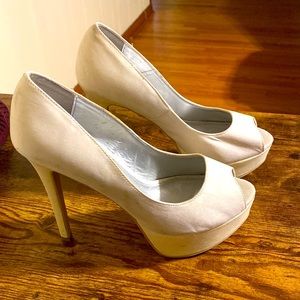 7.5 Cream colored heels